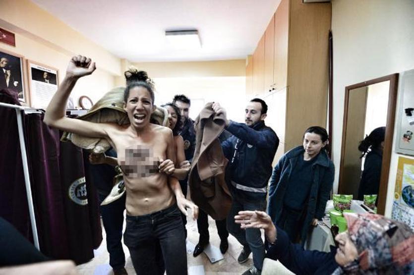 Femen İstanbulda seçimi protesto etti