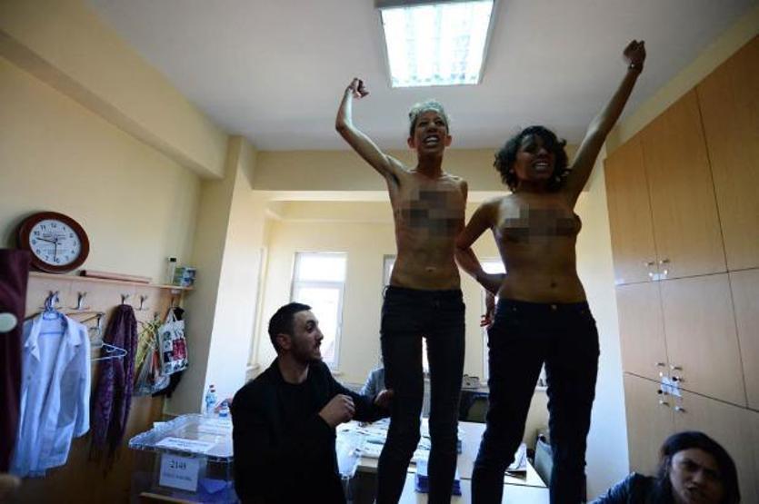 Femen İstanbulda seçimi protesto etti