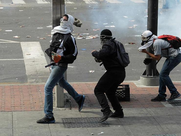 Muhalif lider meclisten atıldı, Venezuela karıştı