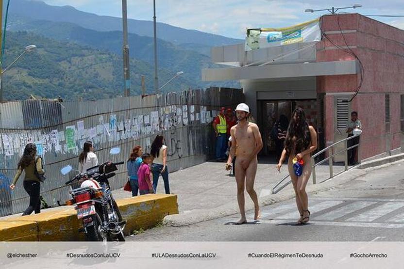 Venezuelada çıplak protesto çığ gibi büyüyor
