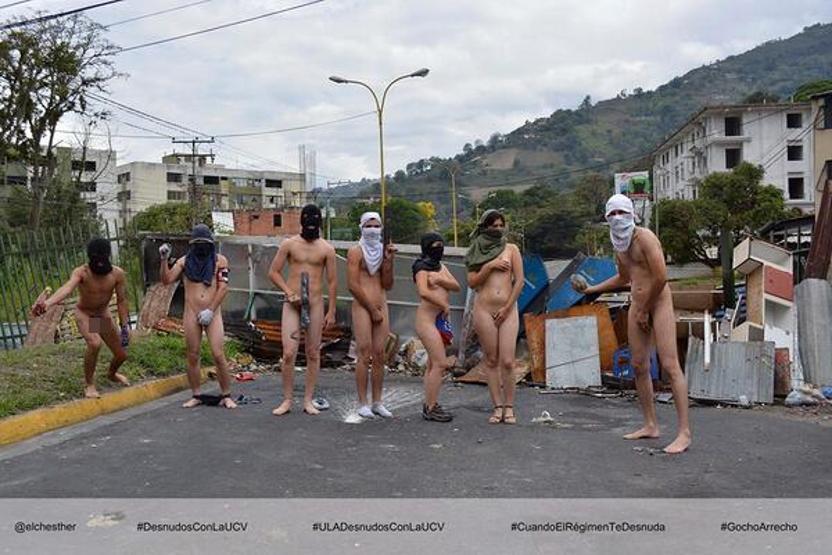 Venezuelada çıplak protesto çığ gibi büyüyor