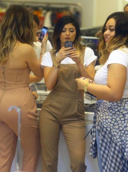 Kardashian alışverişte