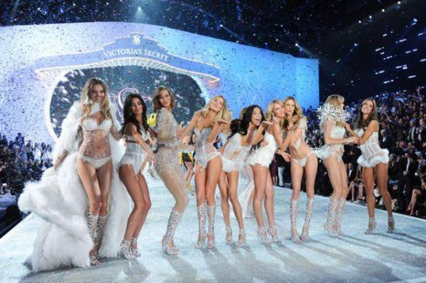 Candice Swanepoelın selfiesi olay oldu