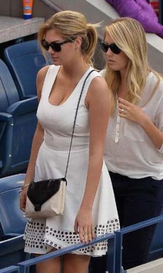 Kate Upton göğüslerinden memnun değil