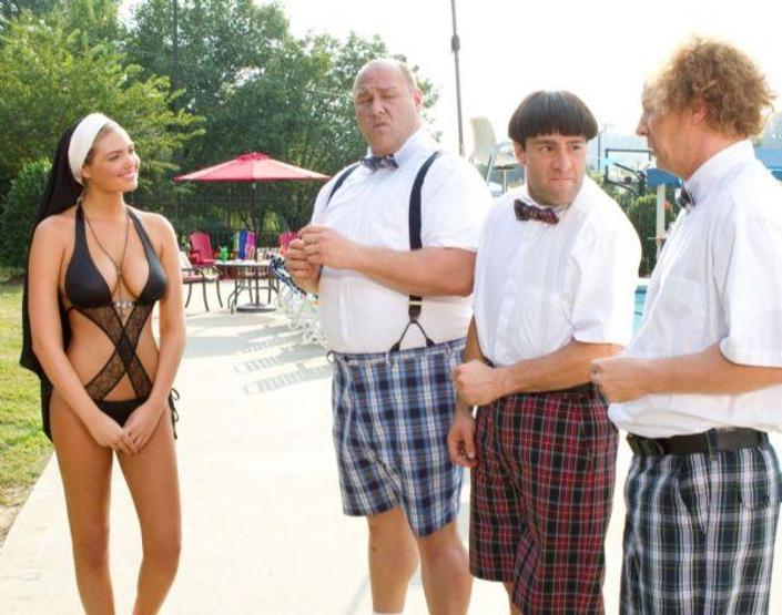 Kate Upton göğüslerinden memnun değil