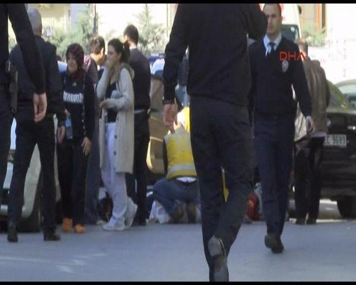 Eski vekilin aracına silahlı saldırı