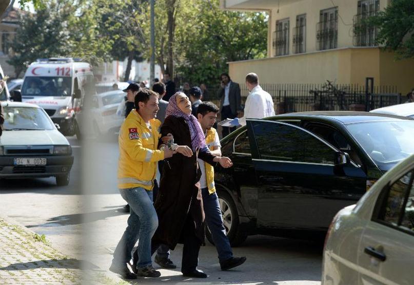 Eski vekilin aracına silahlı saldırı