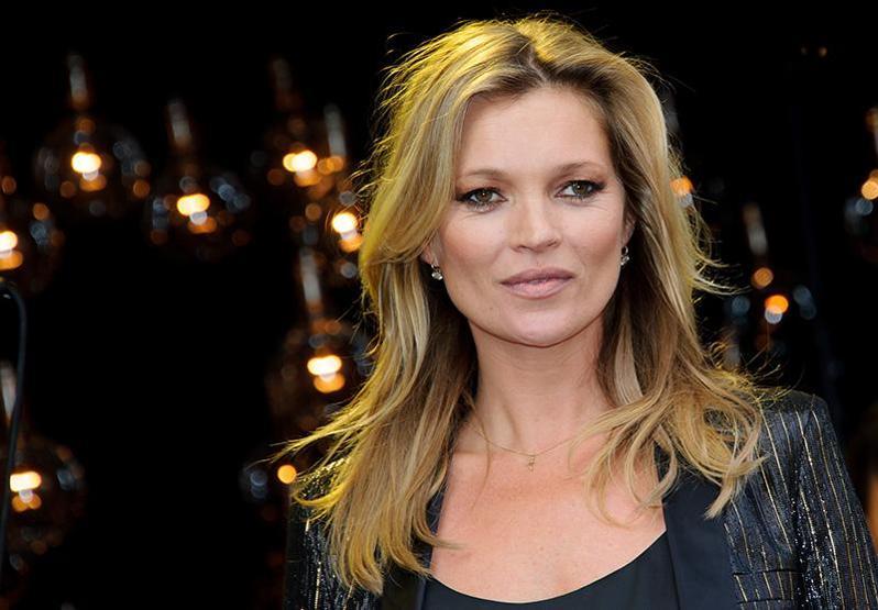 Kate Moss yine göz kamaştırdı