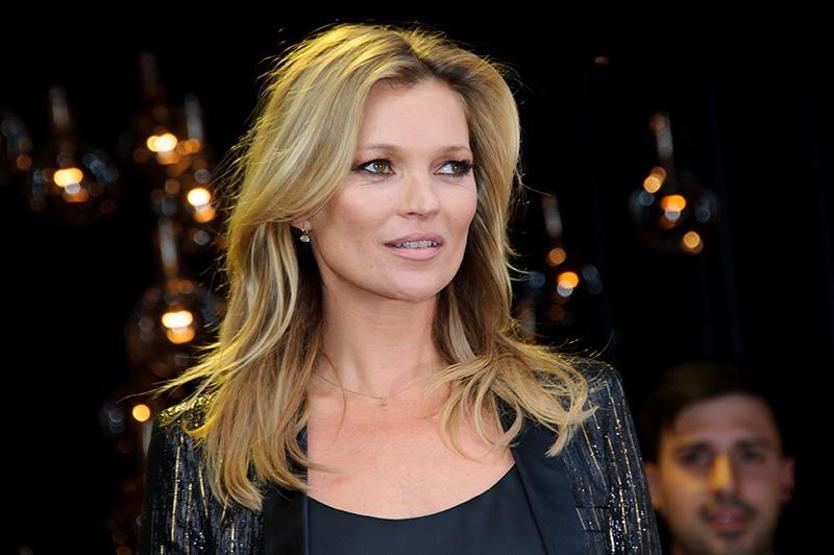 Kate Moss yine göz kamaştırdı