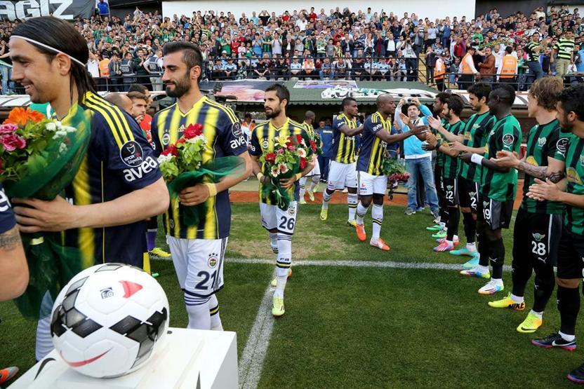 Akhisar Belediyespordan Fenerbahçeye jest