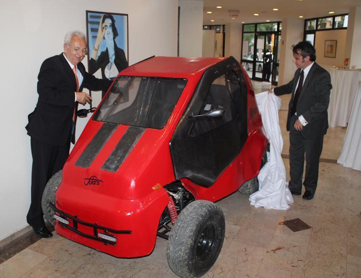 Türkiyenin ilk 4 tekerlekli elektrikli otomobili: DEMOBİL