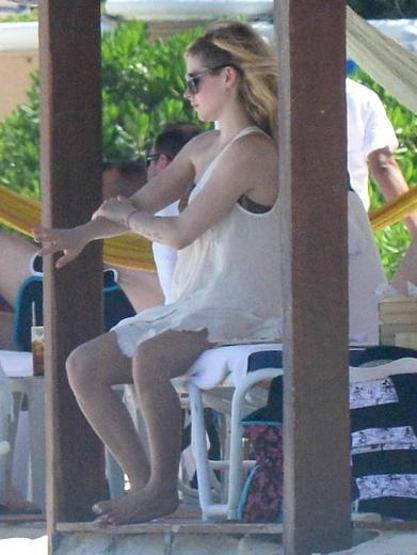 Avril Lavigne bikini kazasına uğrayacaktı