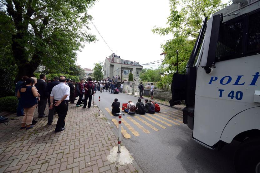 Soma Holding önünde protesto