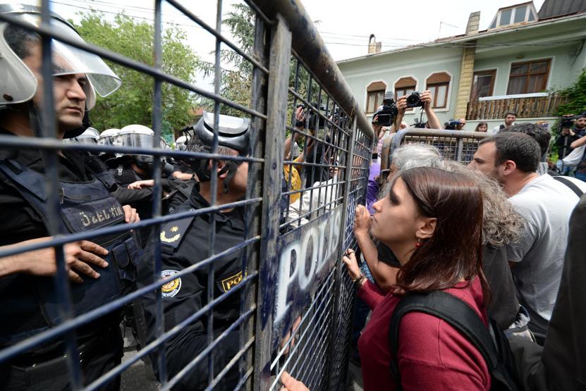 Soma Holding önünde protesto