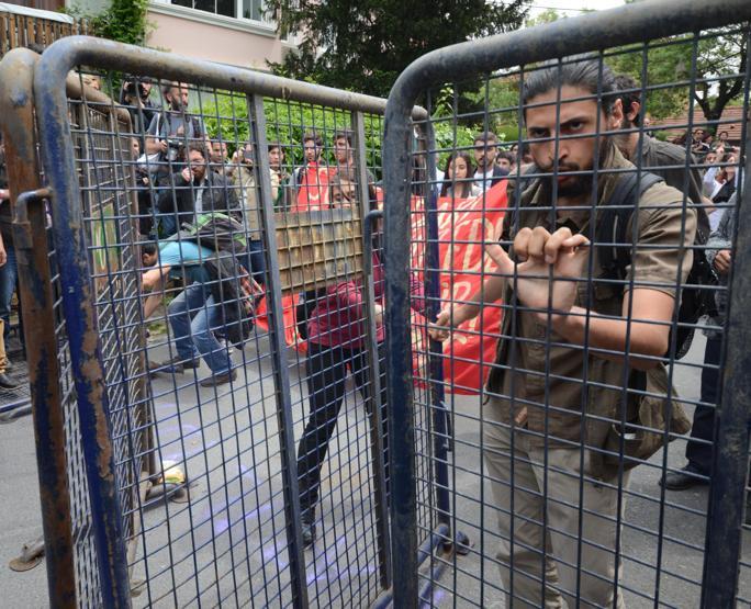 Soma Holding önünde protesto