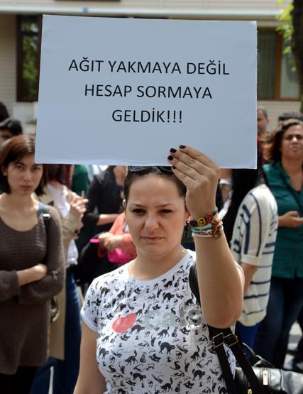 Soma Holding önünde protesto