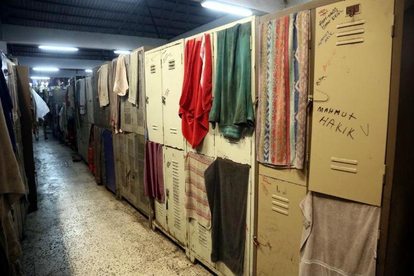 Madencilerin soyunma odaları içler acısı halde