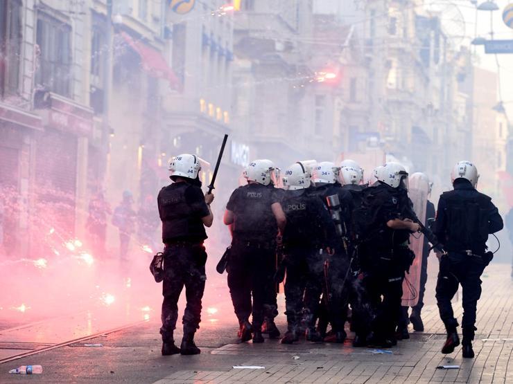 Taksimdeki Soma yürüyüşüne sert müdahale