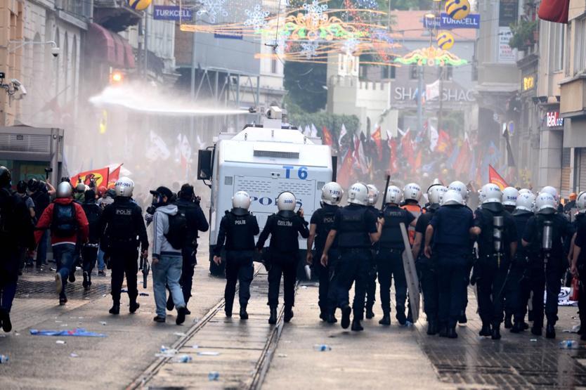 Taksimdeki Soma yürüyüşüne sert müdahale