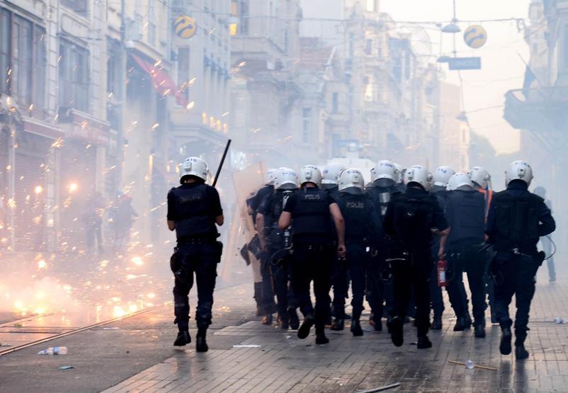 Taksimdeki Soma yürüyüşüne sert müdahale