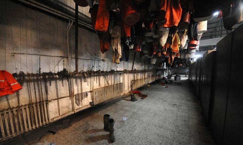 Madencilerin soyunma odaları içler acısı halde