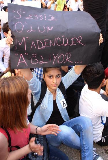 Diyarbakırda binlerce kişi Soma için yürüdü