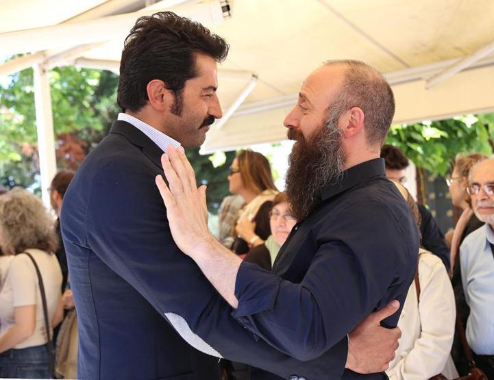 Halit Ergençin annesi son yolculuğuna uğurlandı