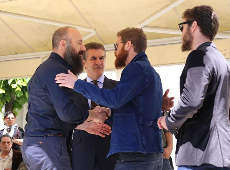 Halit Ergençin annesi son yolculuğuna uğurlandı