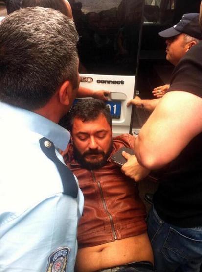 Somada avukatlar tekme tokat gözaltına alındı