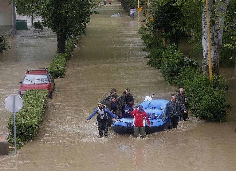 Bosna Hersek ve Sırbistanı sel vurdu