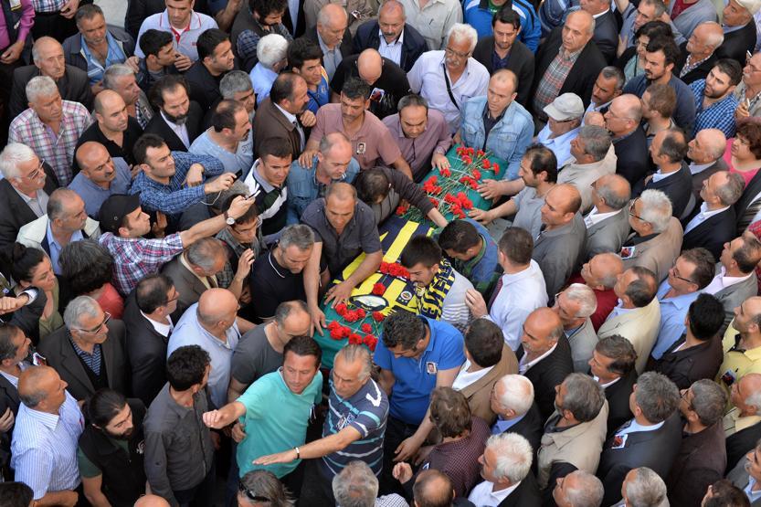 Uğur Kurtun cenazesinde ağıtlar yükseldi