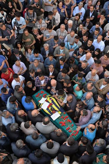 Uğur Kurtun cenazesinde ağıtlar yükseldi