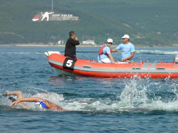Açık Su Yüzme Şampiyonası Çanakkale Boğazında yapıldı