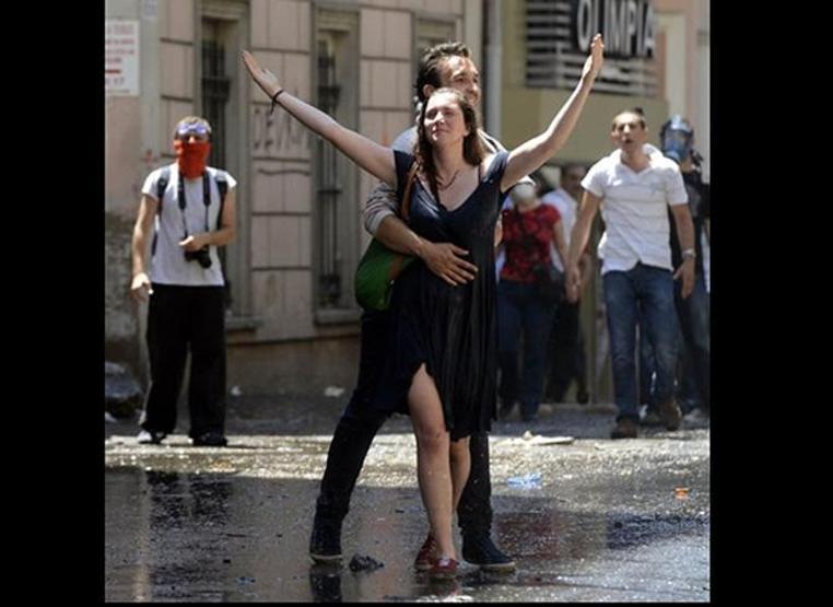 İşte Gezi olaylarından hafızalarımıza kazınan o kareler...