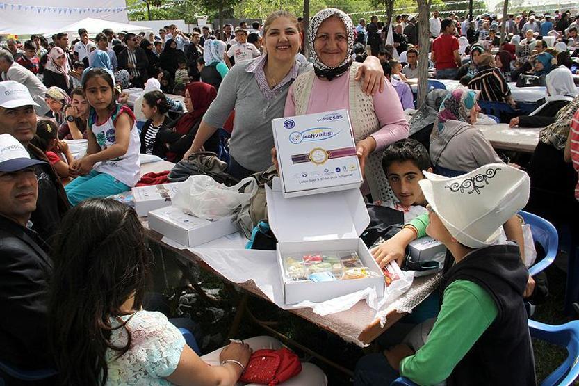 Vanda dünyanın en kalabalık kahvaltı sofrası rekoru kırıldı