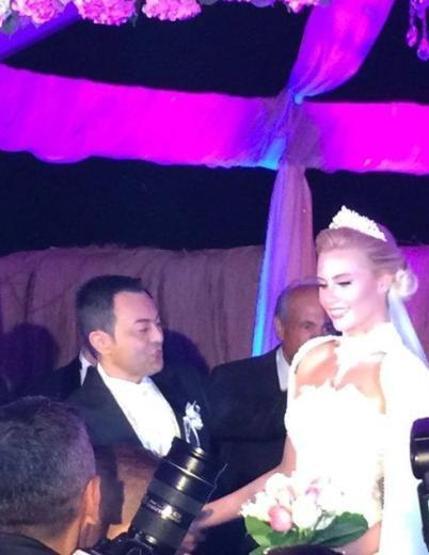 Serdar Ortaç ile Chloe Loughnan evlendi
