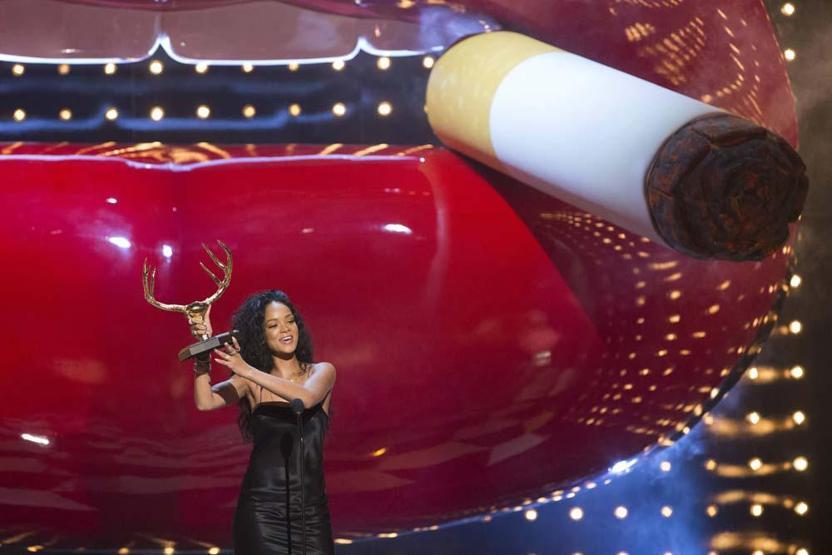En çekici kadın Rihanna