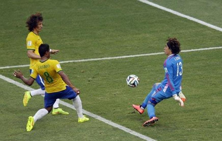 Ochoa altı parmaklı mı