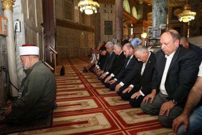 Ekmeleddin İhsanoğlunun albümünden...