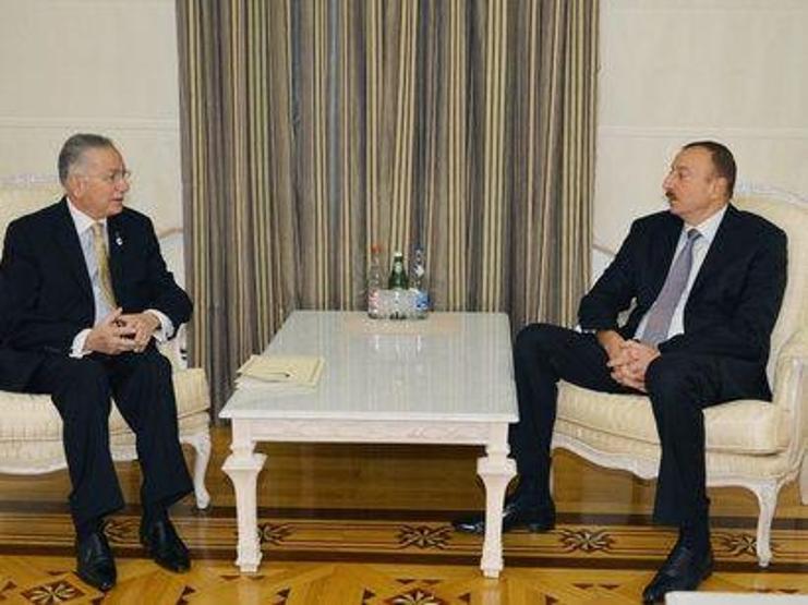 Ekmeleddin İhsanoğlunun albümünden...