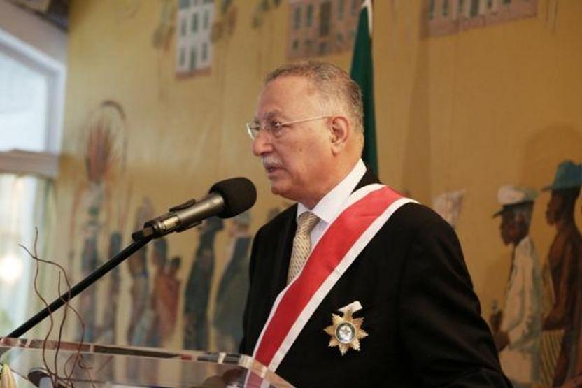 Ekmeleddin İhsanoğlunun albümünden...