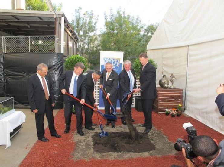 Ekmeleddin İhsanoğlunun albümünden...