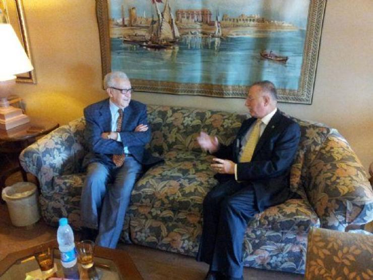 Ekmeleddin İhsanoğlunun albümünden...