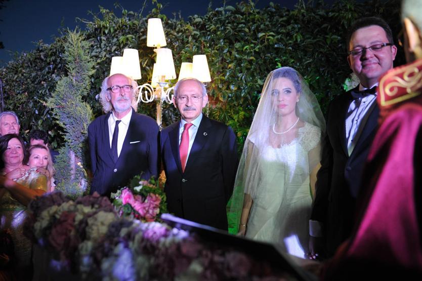 Mumcu ailesinin mutlu günü