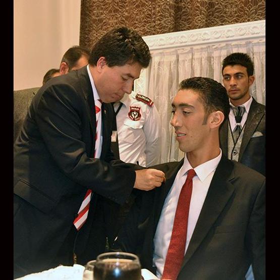 Dünyanın en uzun adamı evlendi