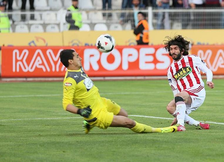 Süper Ligin yakaladı mı affetmeyen golcüsü...