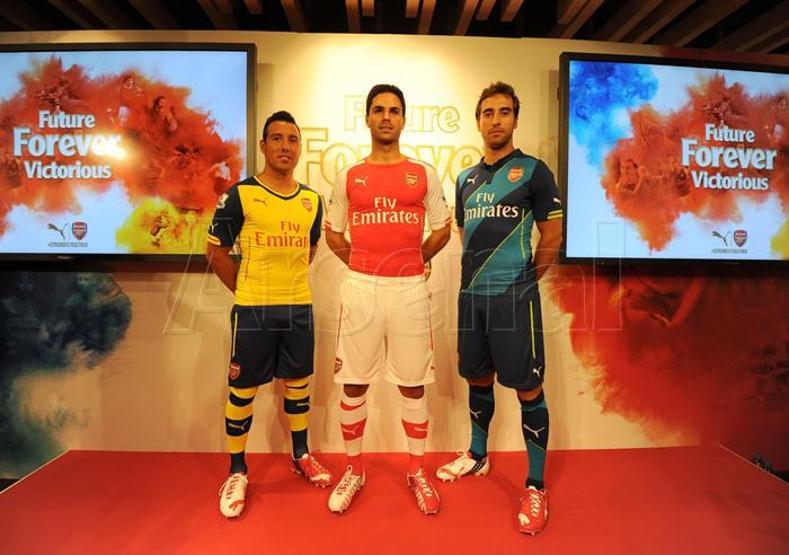 Arsenalin yeni formaları tanıtıldı