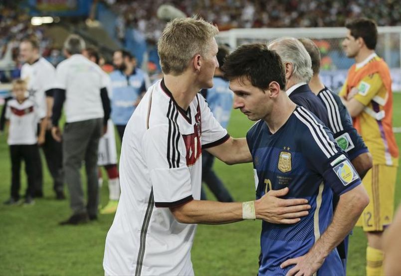 Messi aldığı ödüle bile sevinemedi