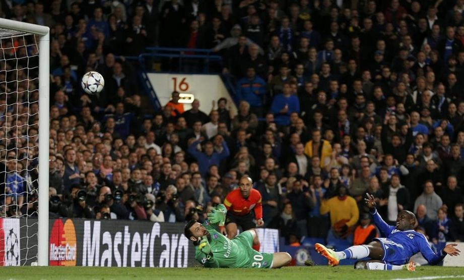 Demba Ba kimdir