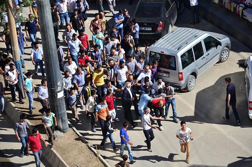 Uzman çavuş vuruldu, Yüksekova karıştı